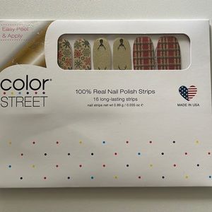 Color Street “Yule Be Jolly” nail strips